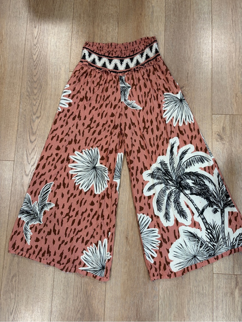 Surf Gypsy Boho Wide Leg Pants Size M Pink Palm Print Smocked Waist